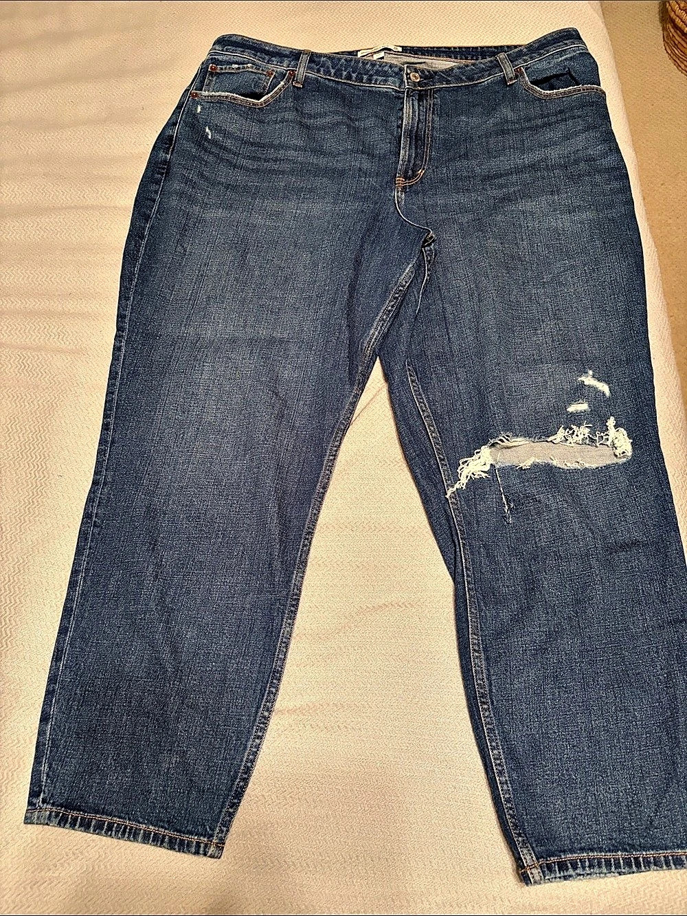 Abercrombie & Fitch High Rise Mom Jeans